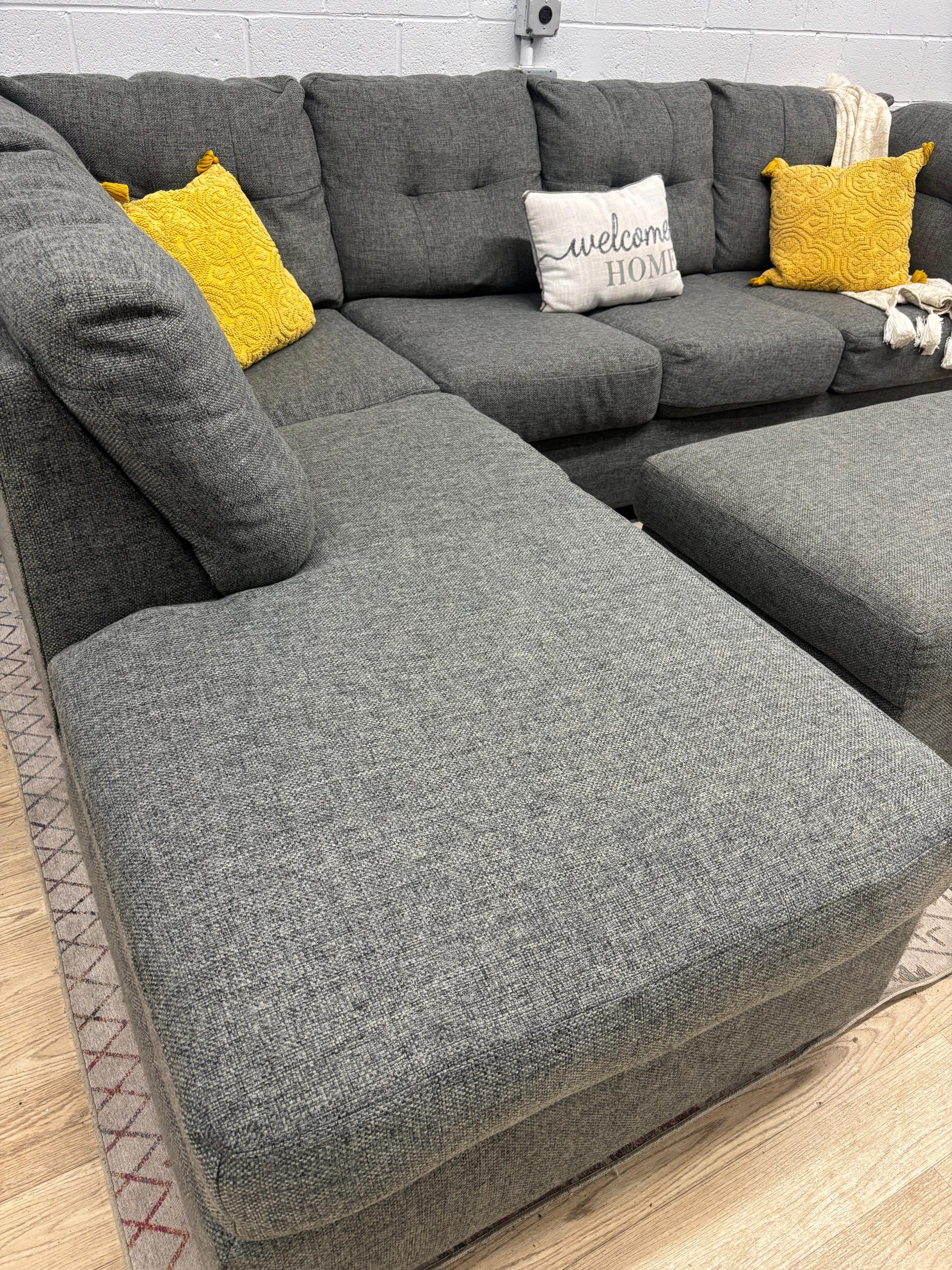 Β Ashley Furniture Sectional with Storage Ottoman - Image 5