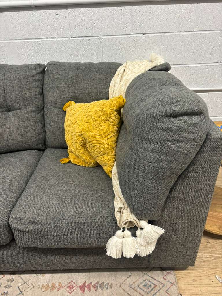 Β Ashley Furniture Sectional with Storage Ottoman - Image 6
