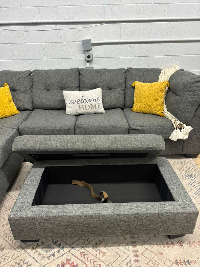 Β Ashley Furniture Sectional with Storage Ottoman - Image 7