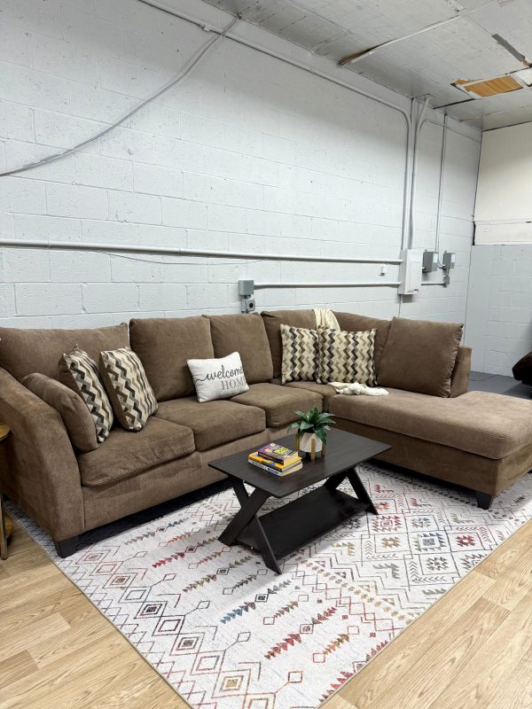 Bob’s Sectional Sofa with Chaise - Image 3