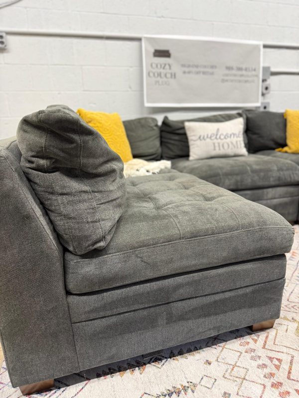 Thomasville Tisdale 5pc Sectional – Charcoal Gray - Image 5