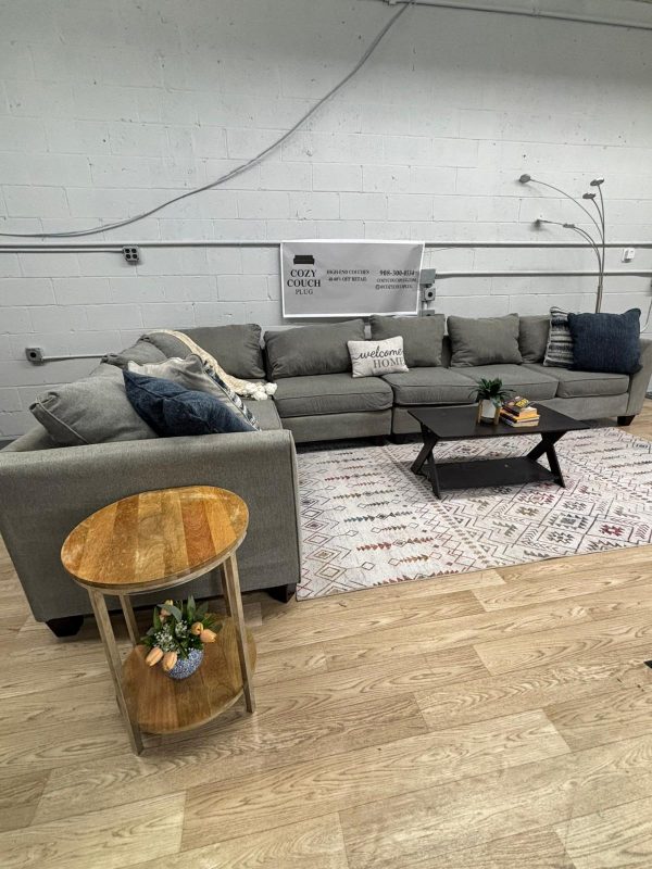 Raymour & Flanigan Daine 3-Piece Sectional Sofa