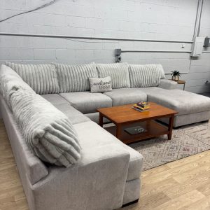 Raymour & Flanigan Mondo 3-Piece Sectional Sofa