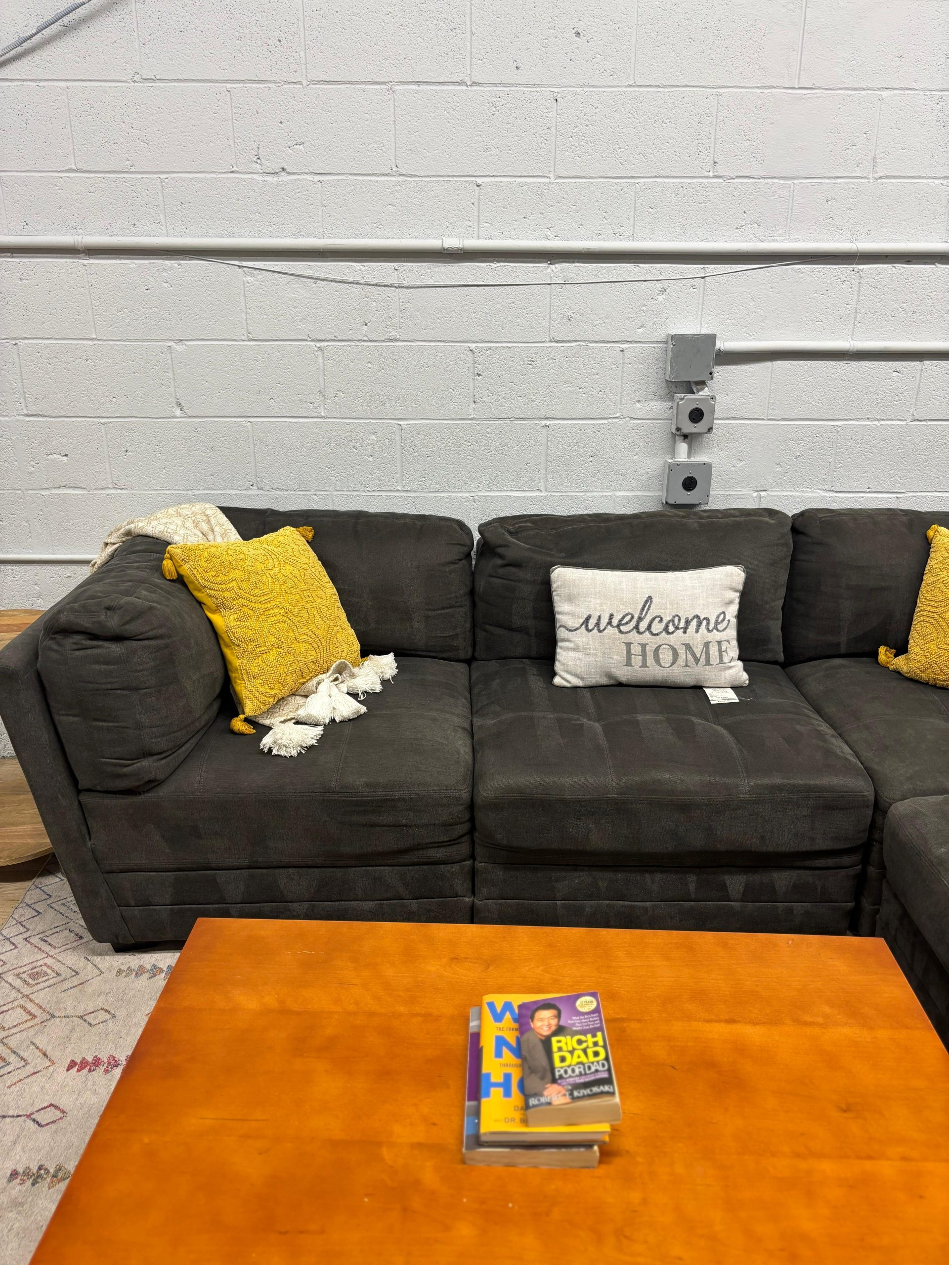 Thomasville Tisdale 5-Piece Modular Sectional - Image 3