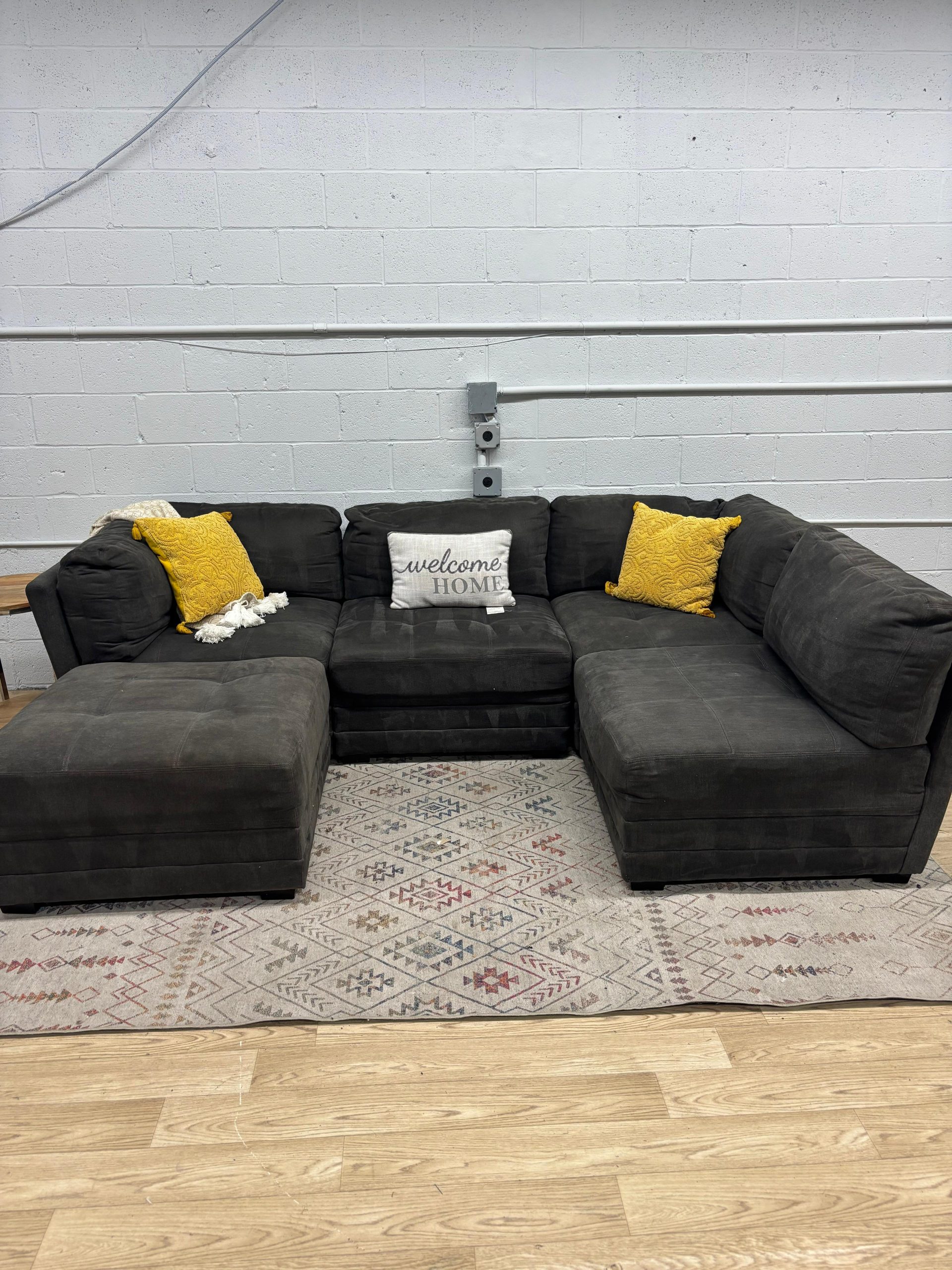 Thomasville Tisdale 5-Piece Modular Sectional - Image 7