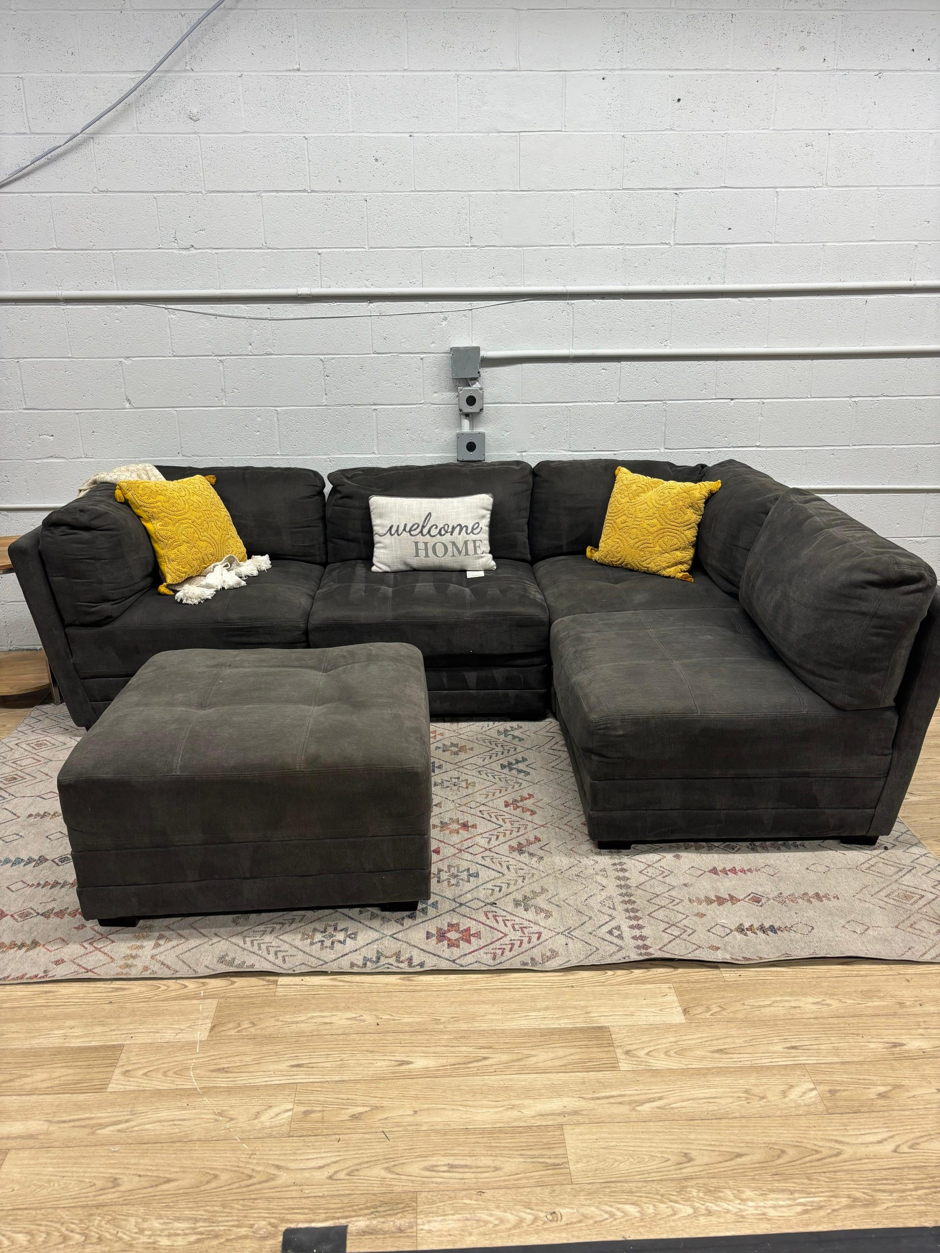 Thomasville Tisdale 5-Piece Modular Sectional - Image 8