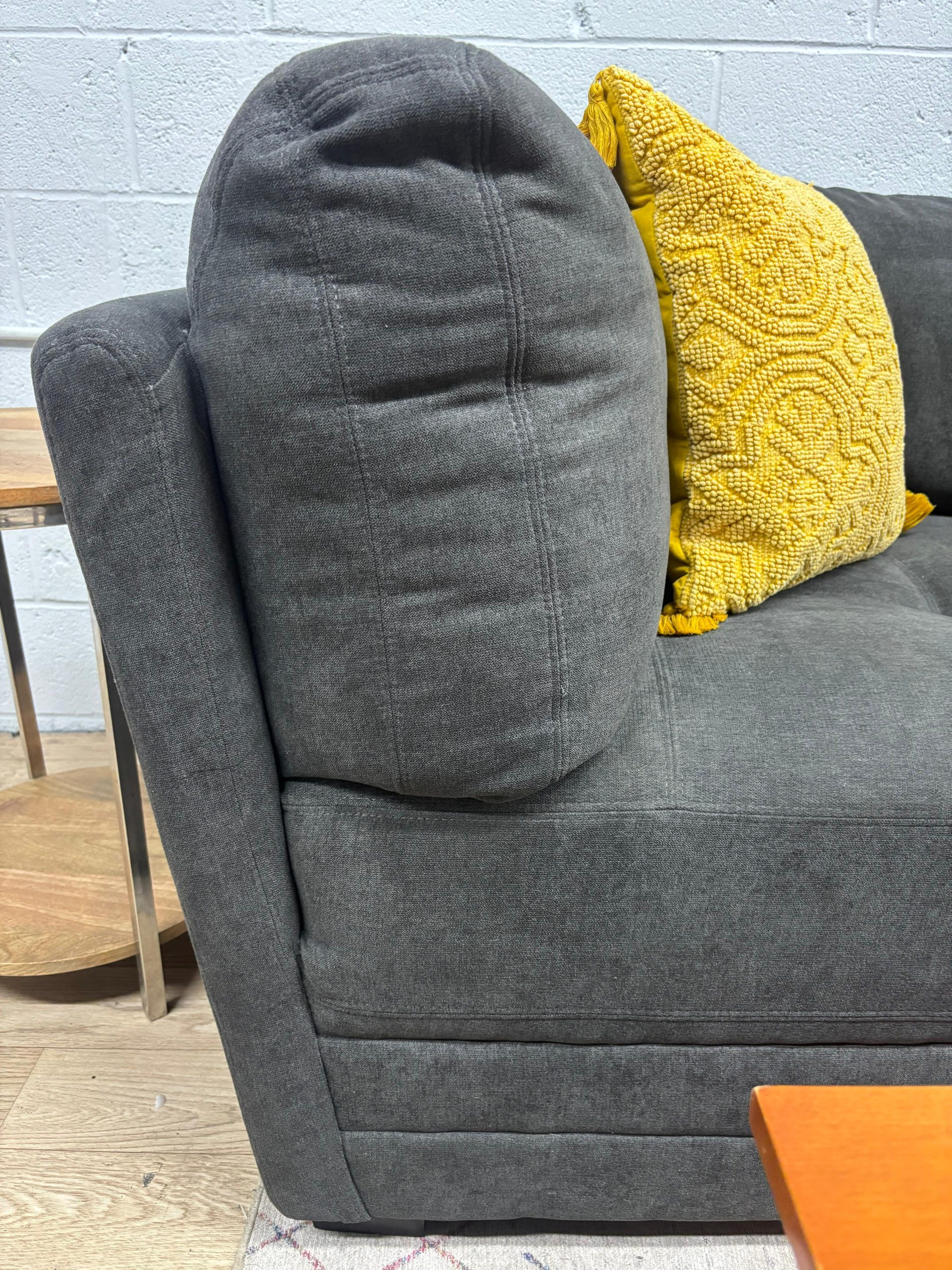 Thomasville Tisdale 4-Piece Modular Sectional with Storage Ottoman - Image 9