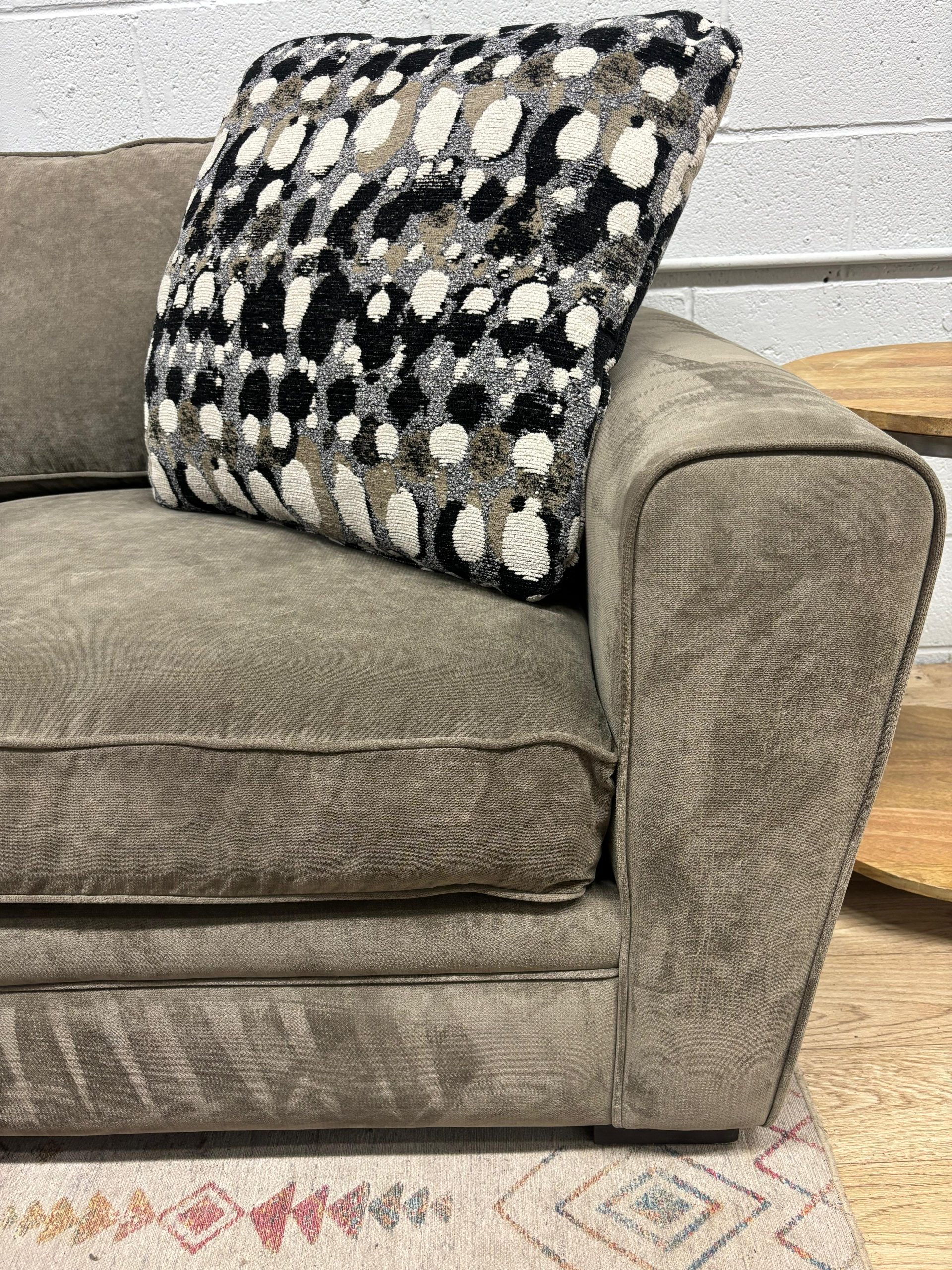 Raymour & Flanigan Artemis 4-Piece Wedge Sectional Sofa - Image 6
