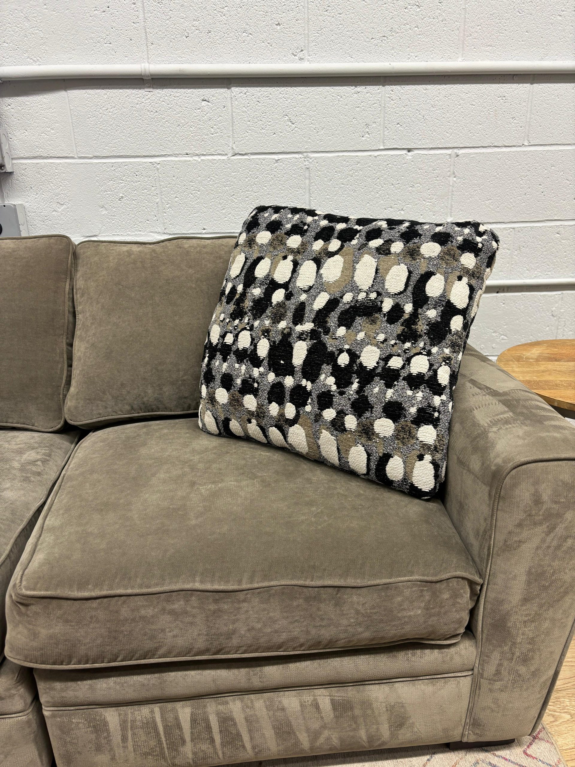 Raymour & Flanigan Artemis 4-Piece Wedge Sectional Sofa - Image 8