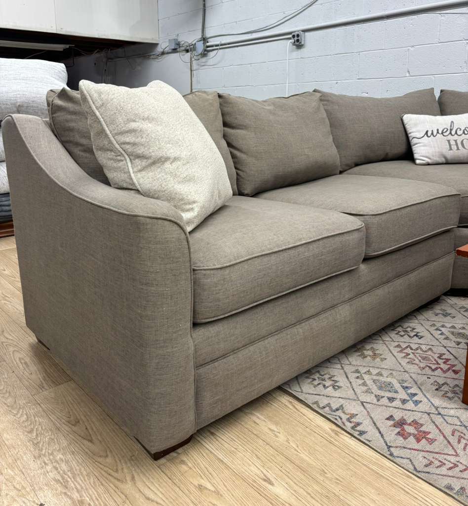 Craftmaster 3-Piece Wedge Sectional Sofa - Image 3